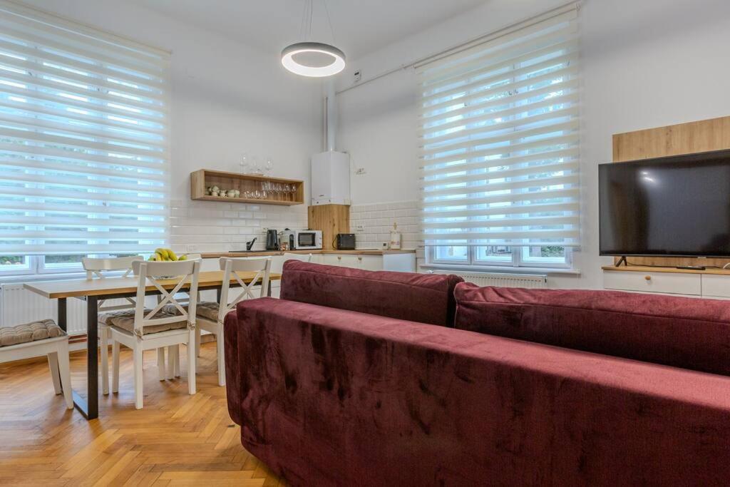 Ferienwohnung Gb4 By Rentable Brașov Exterior foto